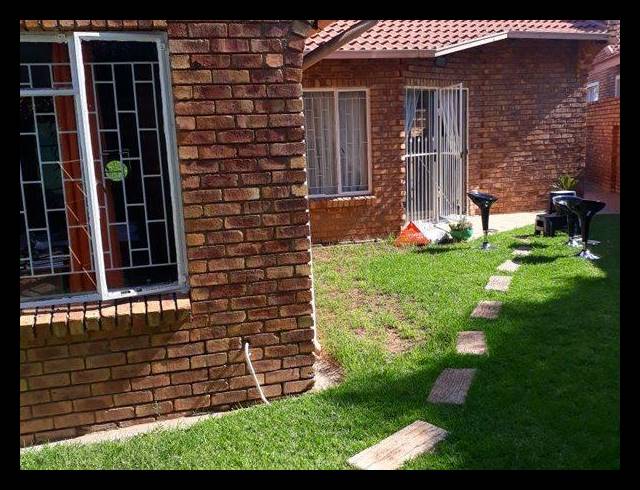 2 BEDROOM CLUSTER FOR SALE IN BIRCHLEIGH